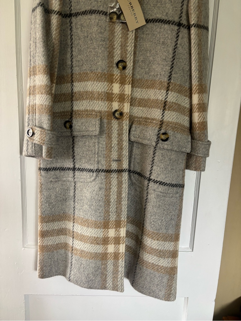 Burberry wool coat nwt - Picture 3 of 10